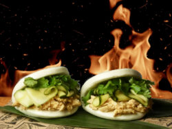 BAO DE POLLO SATAY